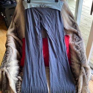 Le Donne Butter Soft Gray Baby Blue Gym/Yoga Pants NeverUsed